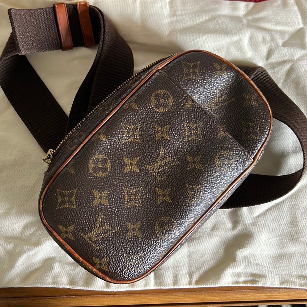 Louis Vuitton Monogram Pochette Gange